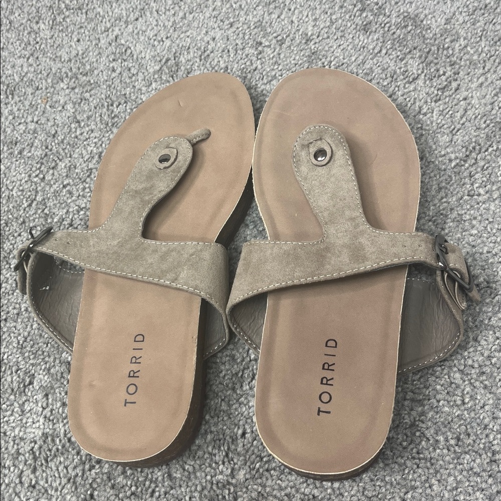 Torrid Sandals Tan T Strap Size 7 Wide